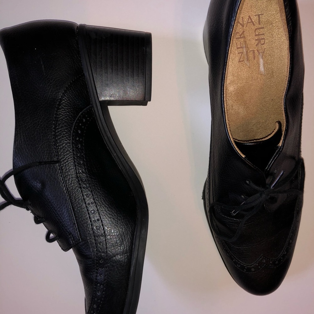 BRAND NEW BLACK HEELED SHOES